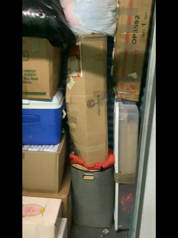 Storage Unit Auction in Yonkers, NY at Storage Post Yonkers STAU010208 ends on 29th December